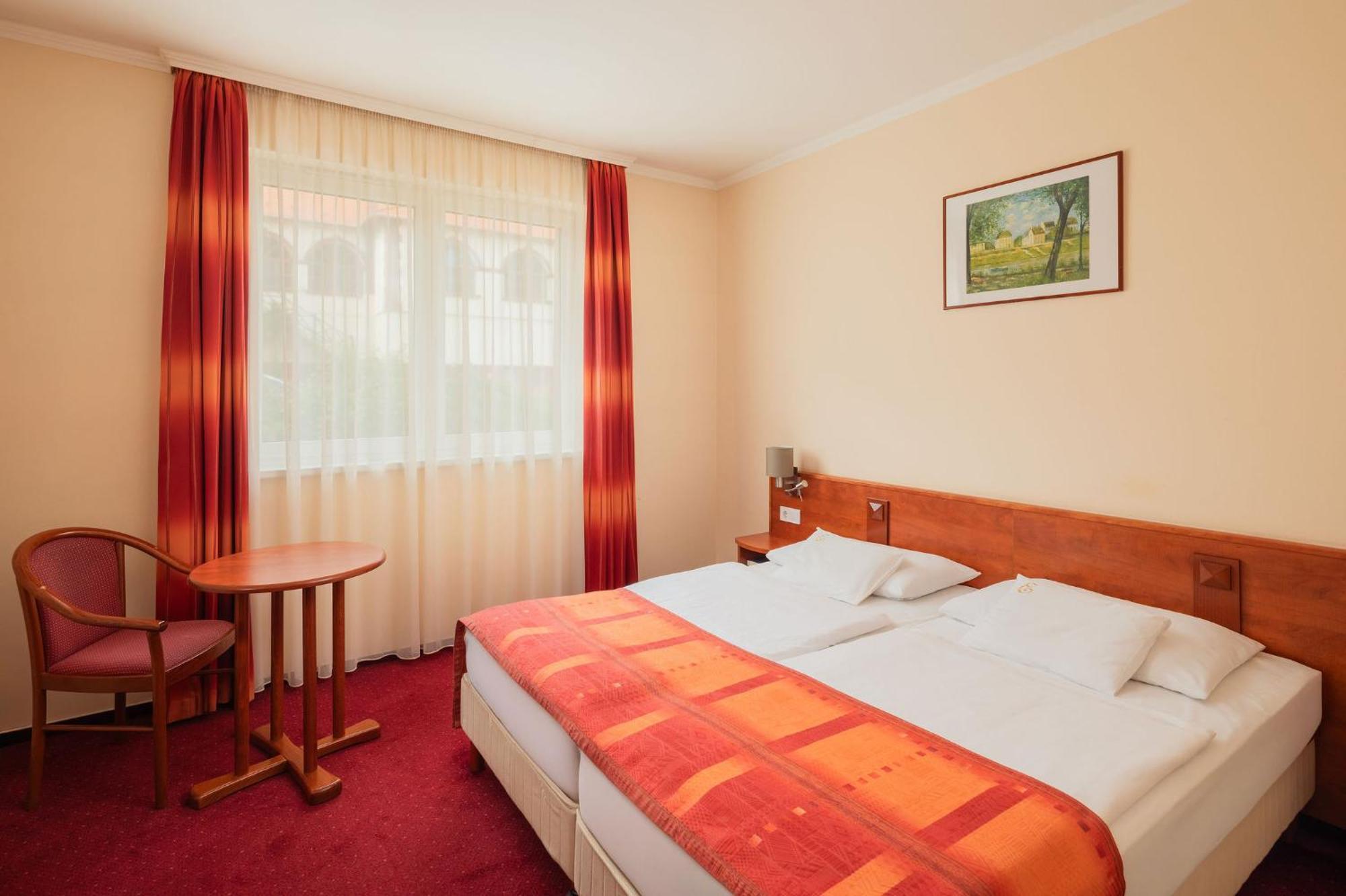 Erzsebet Park Hotel Parád エクステリア 写真